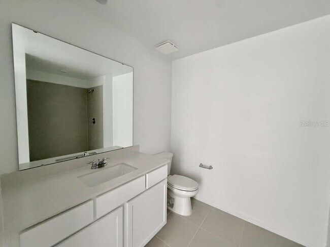 Building Photo - 3354 Alexander Dr