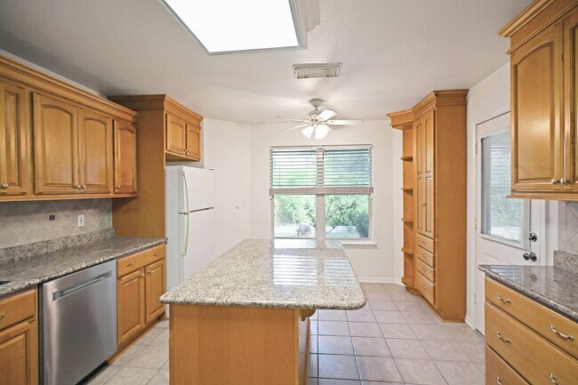Building Photo - 1131 River Rock