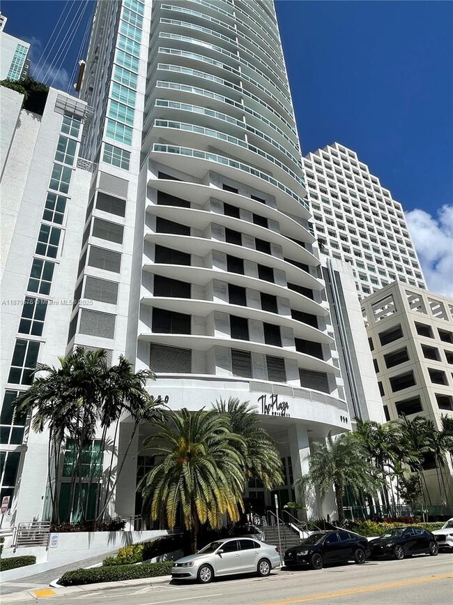 Primary Photo - 950 Brickell Bay Dr