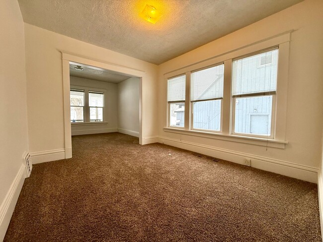 Building Photo - 83 Myrtle Ave