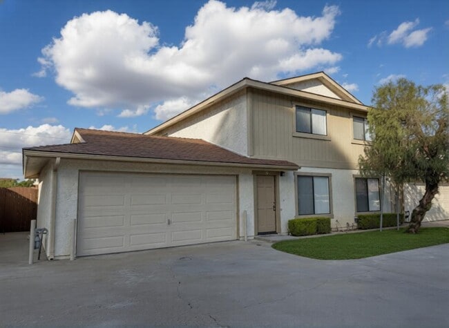 Building Photo - 9076 Cedar St