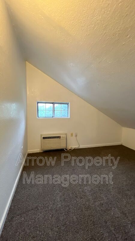 Building Photo - 2829 S 13th St