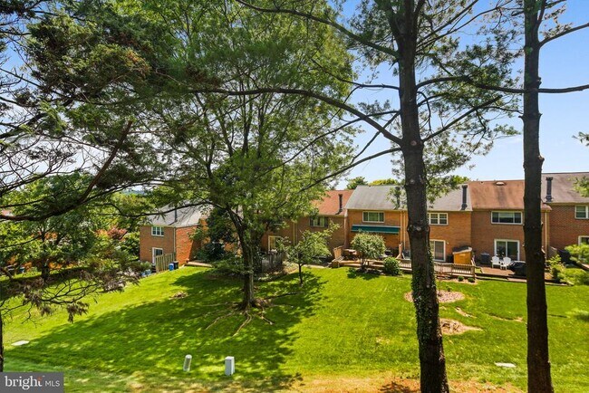 Building Photo - 7 Castlehill Ct