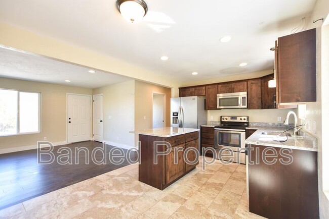 Primary Photo - 5513 W Heath Cir