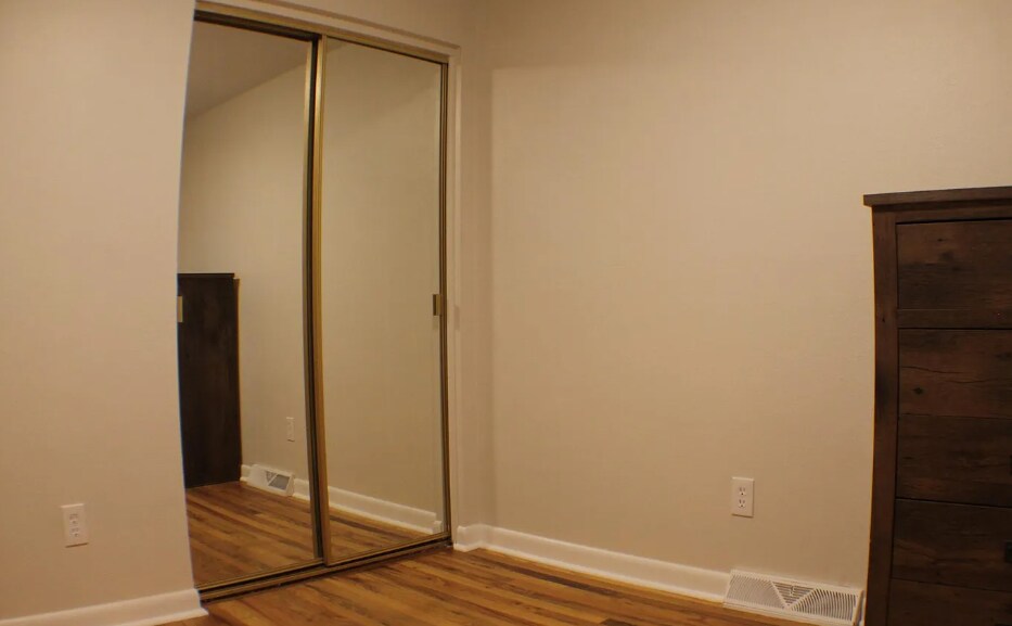 2nd upstairs bedroom - 6482 Zephyr St