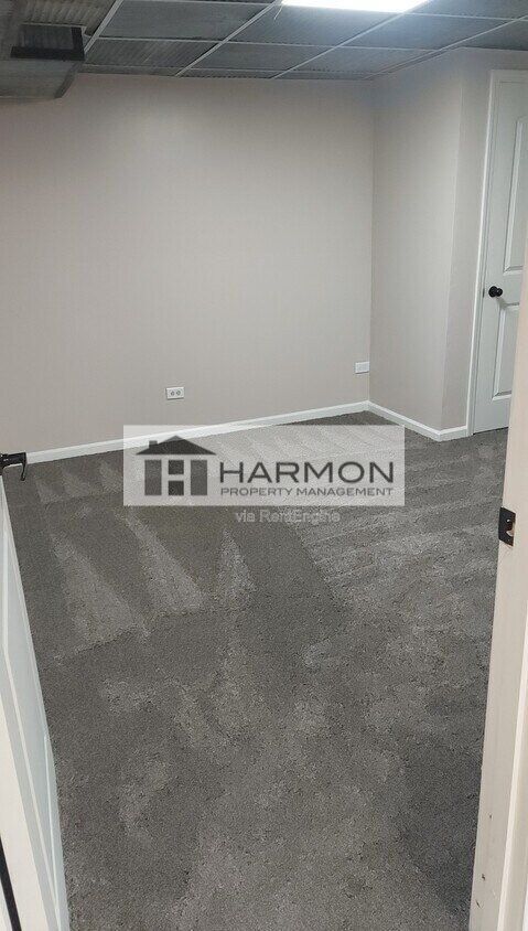 Building Photo - 170 Cherokee Dr