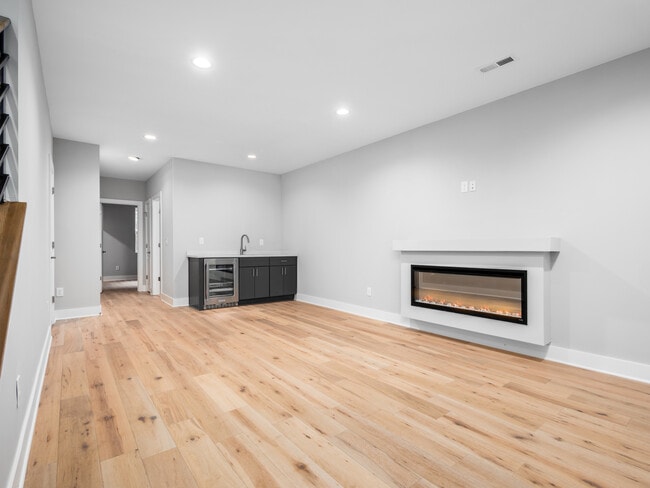 Building Photo - 928 Pullman Pl