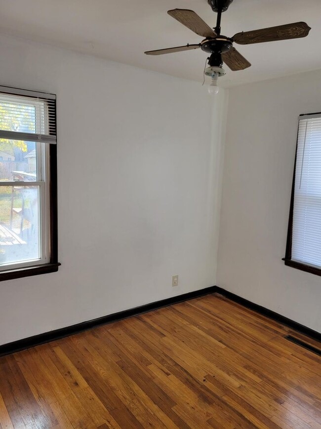Building Photo - 3 bedroom 1 bath