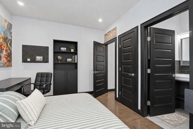 Building Photo - 519 N 38th St