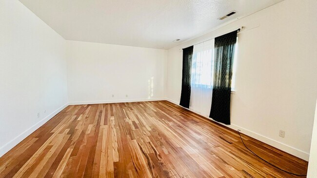 Building Photo - 8709 Shone Ave SW