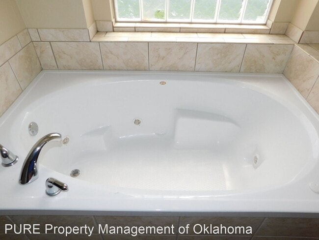 Building Photo - 4 br, 2.5 bath House - 9204 Stacey Lynn Lane