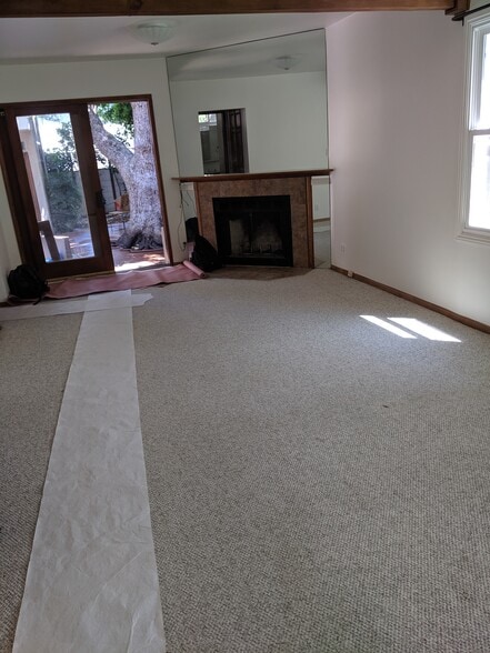 Building Photo - 4228 Greenbush Ave