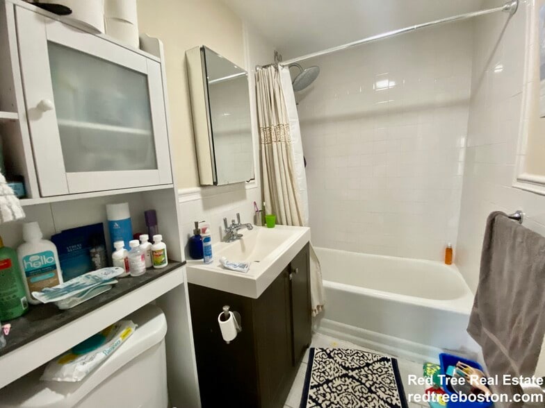 Building Photo - 4907 Washington St