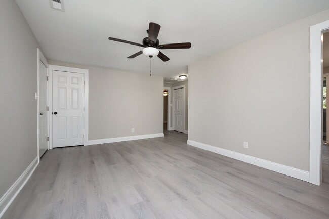 Building Photo - Renovated 2 BR, 1 BA quaint home in Spartanburg under $1200/mo rent