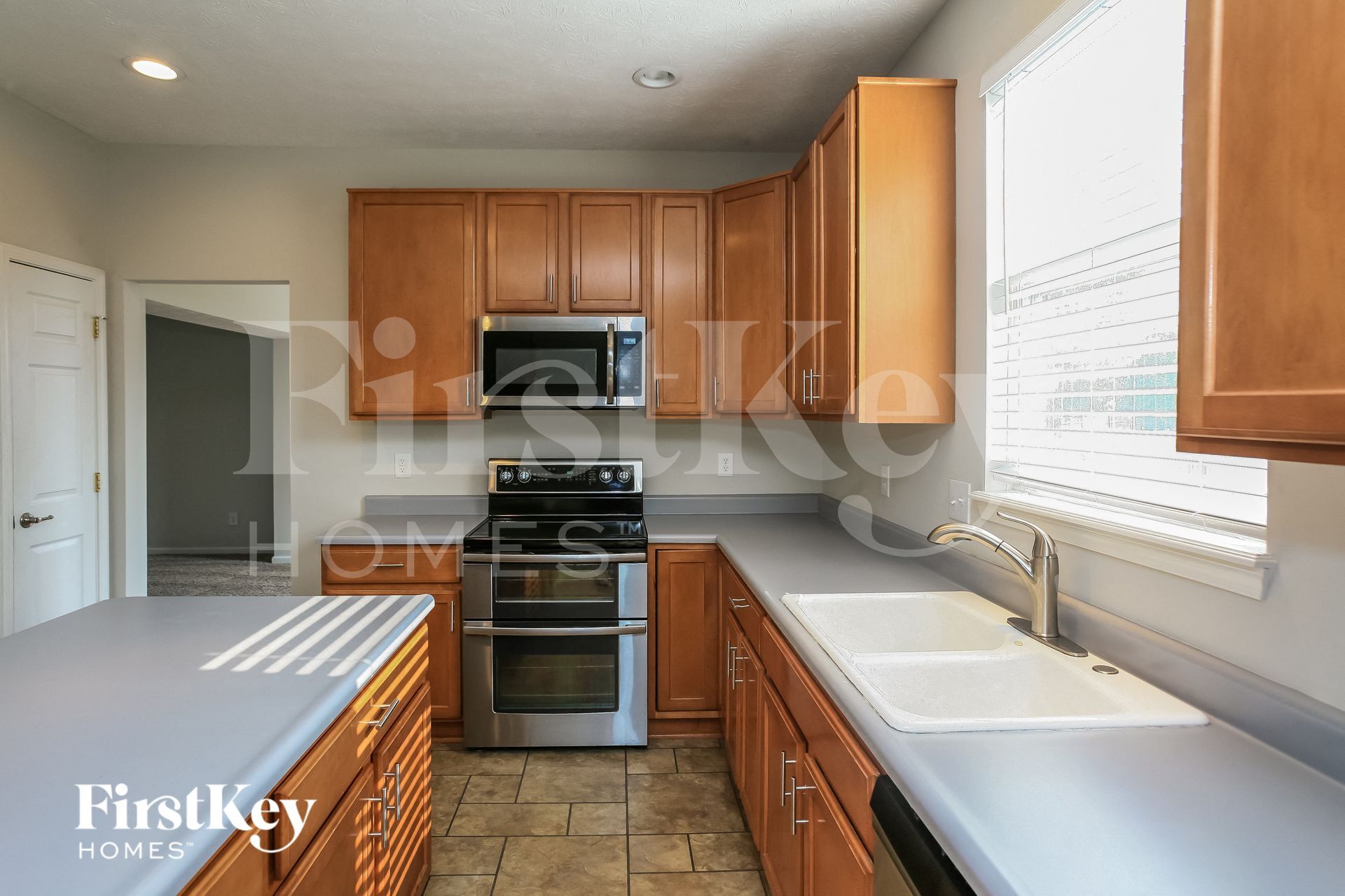 Building Photo - 6367 Waterstone Dr