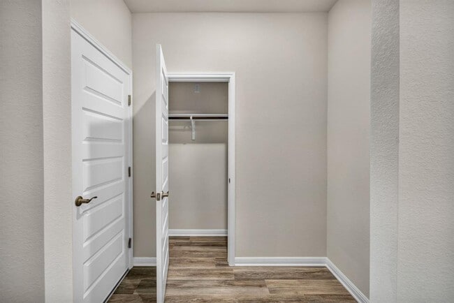 Building Photo - 102 Greenspire Ln