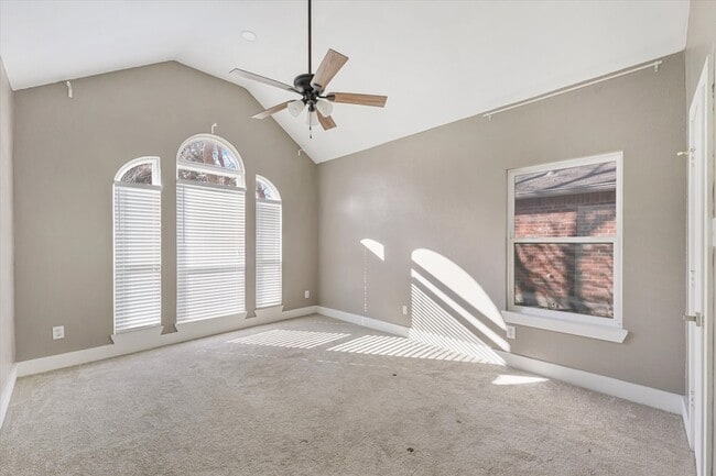 Building Photo - 8405 Greenspoint Dr