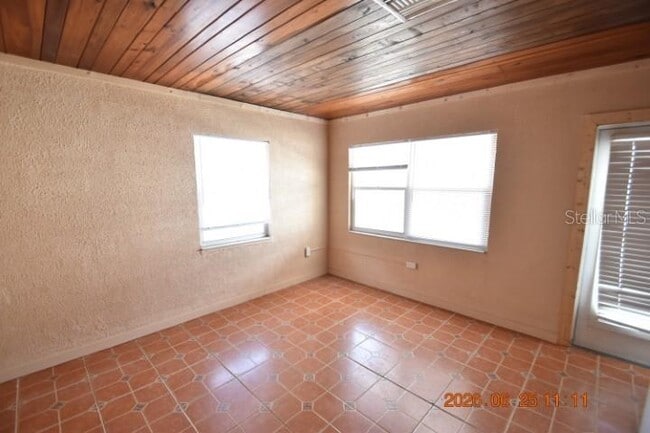 Building Photo - 146 Coral Ave