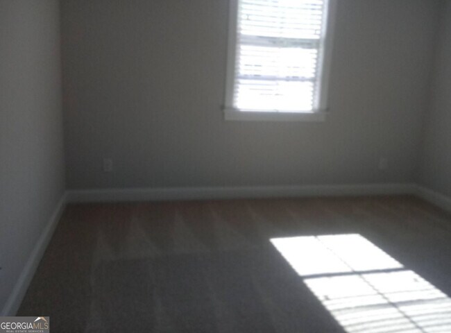 Building Photo - 124 Vivian Ln