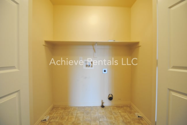 Building Photo - 2604 W 500 N