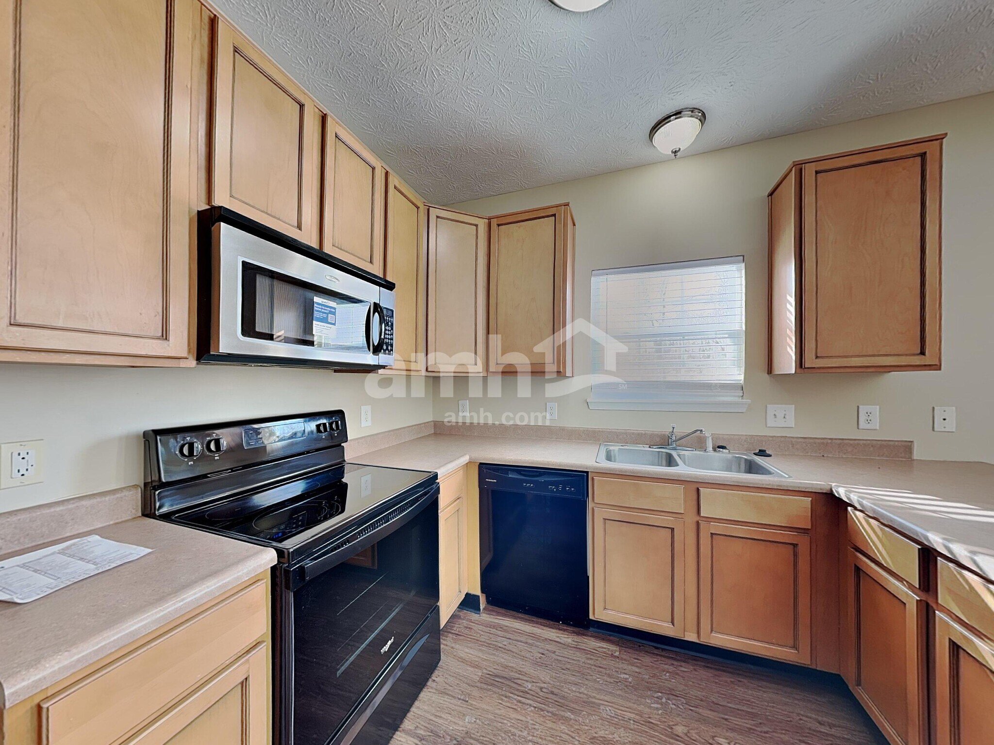 Building Photo - 16698 Maraschino Dr