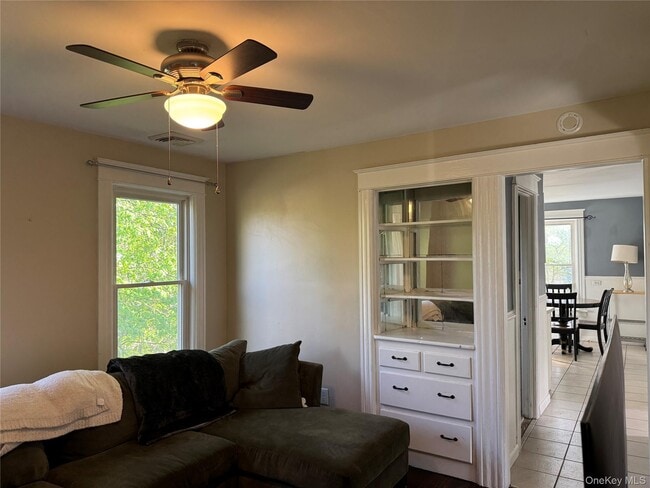 Building Photo - 9 Bartlett St