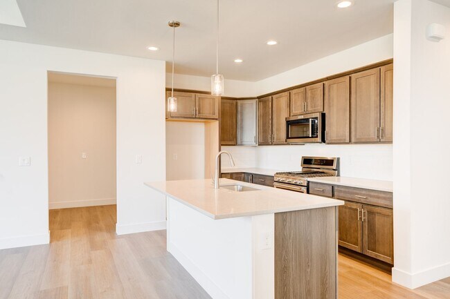 Building Photo - New Peaceful Retreat