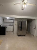 Building Photo - 205 Strawberry Ln