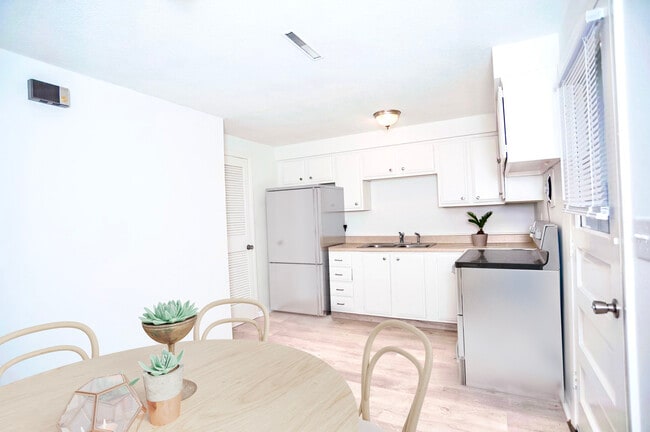 Building Photo - 602 S Perry St