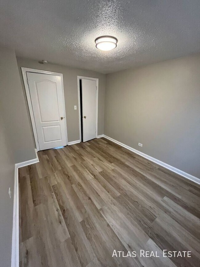 Building Photo - 7367 Oneida Dr