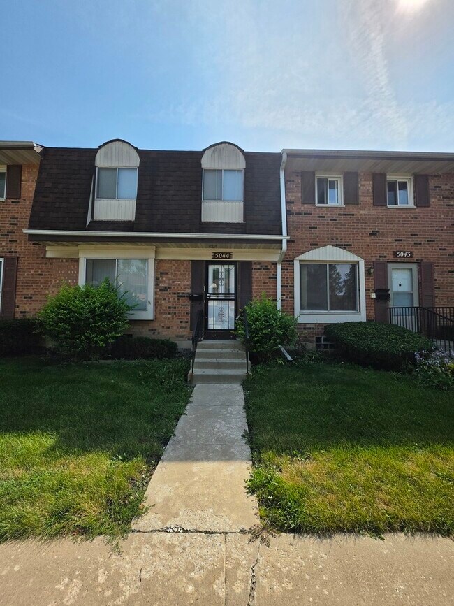 Building Photo - 5044 Brighton Ln