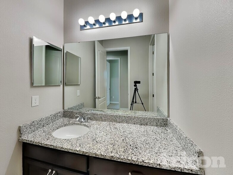 Building Photo - 3525 Chandler Estates Dr