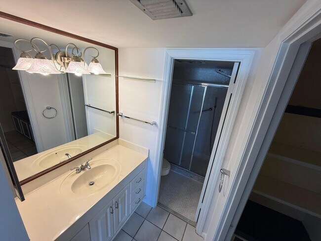 Building Photo - 1050 Sugar Sands Blvd