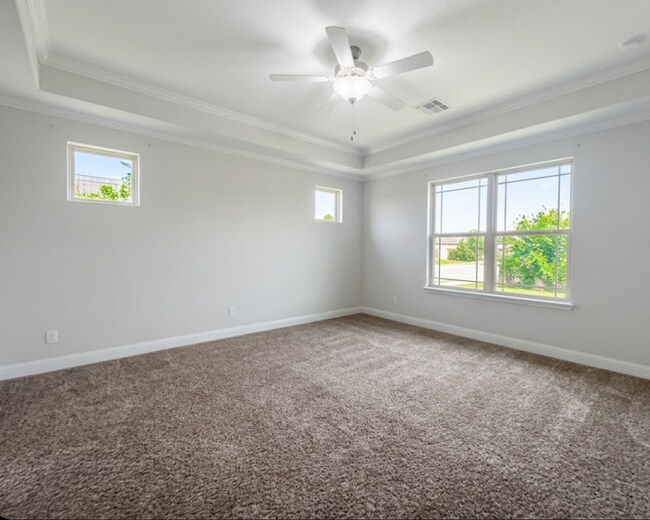 Building Photo - AVAILABLE NOW; APPLY AT OUR WEBSITE TODAY!!