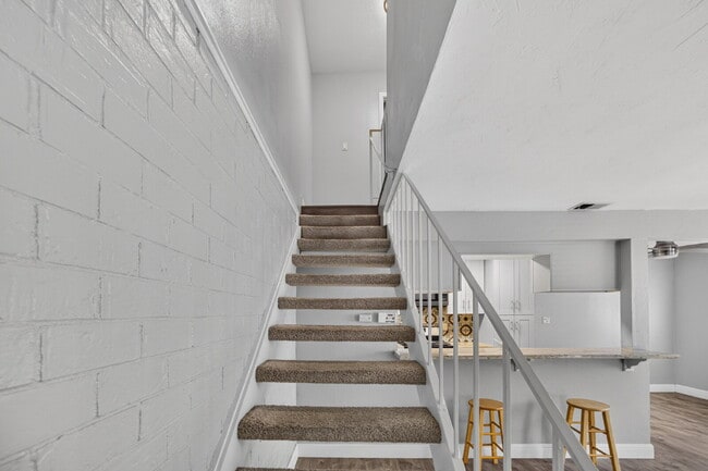 Building Photo - Charming 2-Bed Condo Retreat in Citrus Heights
