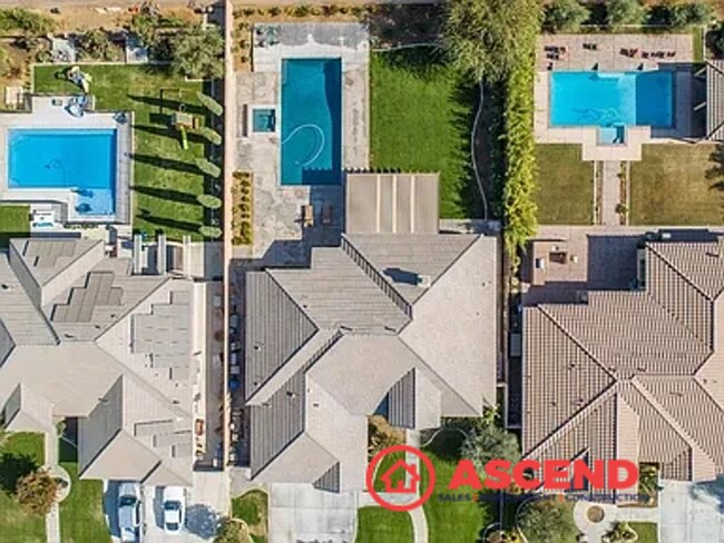 Building Photo - Stunning Home Near Frontier Highschool!