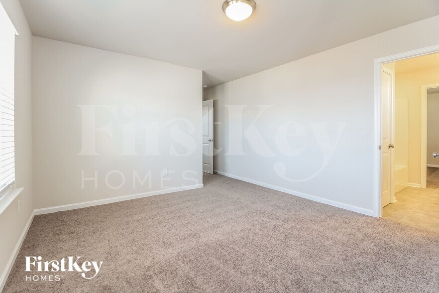 Building Photo - 1207 Mission Hill Ln