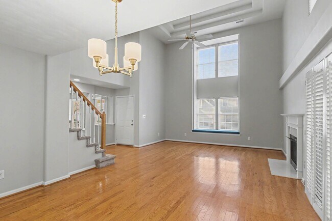 Building Photo - First Floor Primary in Waterford