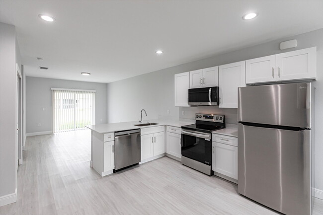 Building Photo - BRAND NEW Construction, 3 bed / 2 bath Ren...