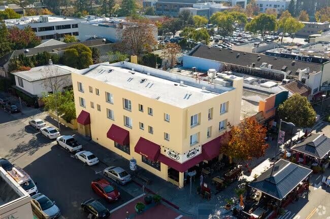 Building Photo - 411 California Ave