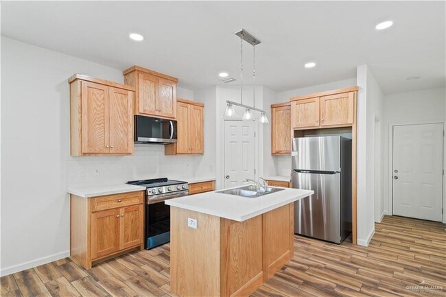 Building Photo - 14 E Viviana St