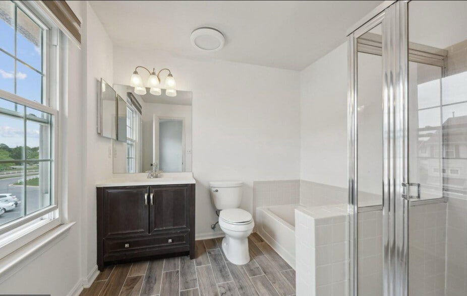 Building Photo - 7813 Flager Cir