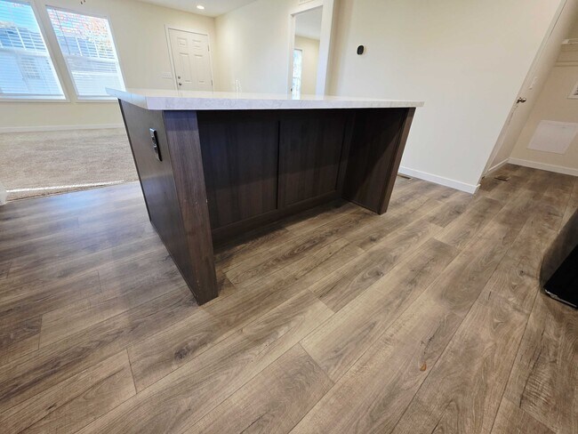 Building Photo - 3678 Hawthorne St