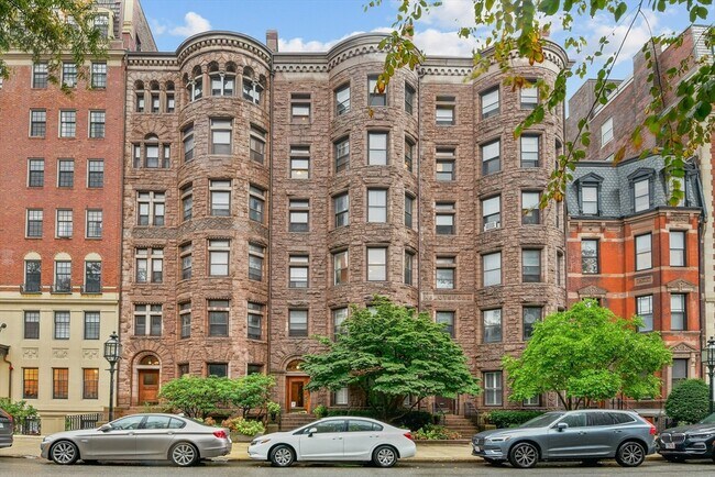 Building Photo - 186 Commonwealth Ave