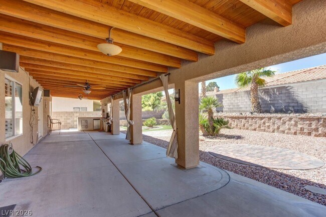 Building Photo - 5729 Janell Dr