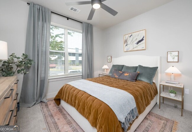 Building Photo - 1400 Laurel Crossing Pkwy NE