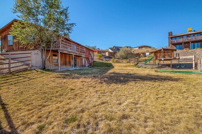 Building Photo - Charming 3-Bedroom Family Home in Orchard Mesa with Incredible Views!!!