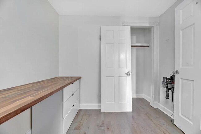 Building Photo - 639 20th St NE