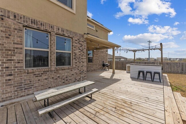 Building Photo - 13500 Rosebud Isle Dr