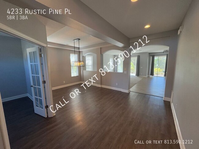 Building Photo - Spacious Wesley Chapel Home